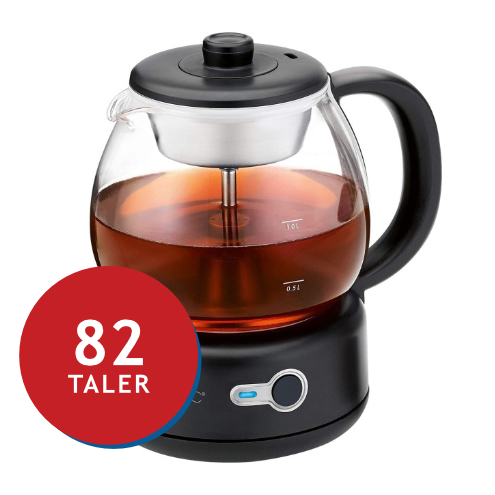 Glaskanne mit schwarzem Standfuß, ideal zum Zubereiten von Tee. Preis: 82 Talers.